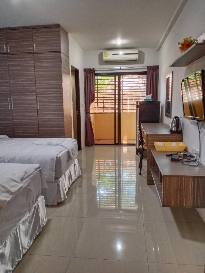 Апартаменти โสดาอพาร์ทเม้นท์​ Ban Lam Phak Kut Екстер'єр фото