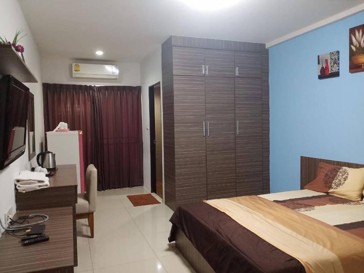 Апартаменти โสดาอพาร์ทเม้นท์​ Ban Lam Phak Kut Екстер'єр фото